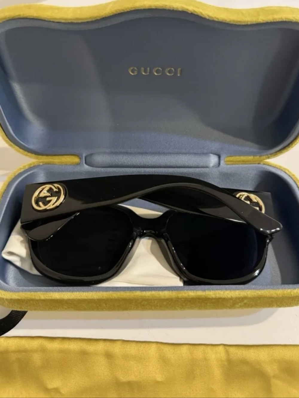 Gucci Frame Sunglasses with Dark Lenses. GG014SA - Picture 5 of 8